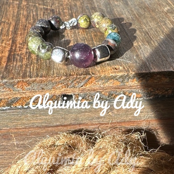 Blood Agate handmade bohemian beaded ring - Picture 2 of 7